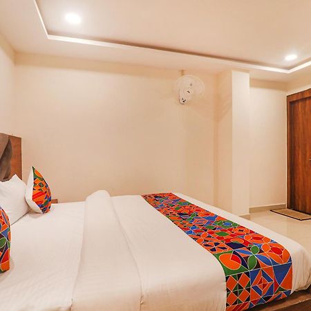 לקנאו Fabhotel Rachna Palace And Banquets - Nr Lekhraj Metro Station מראה חיצוני תמונה