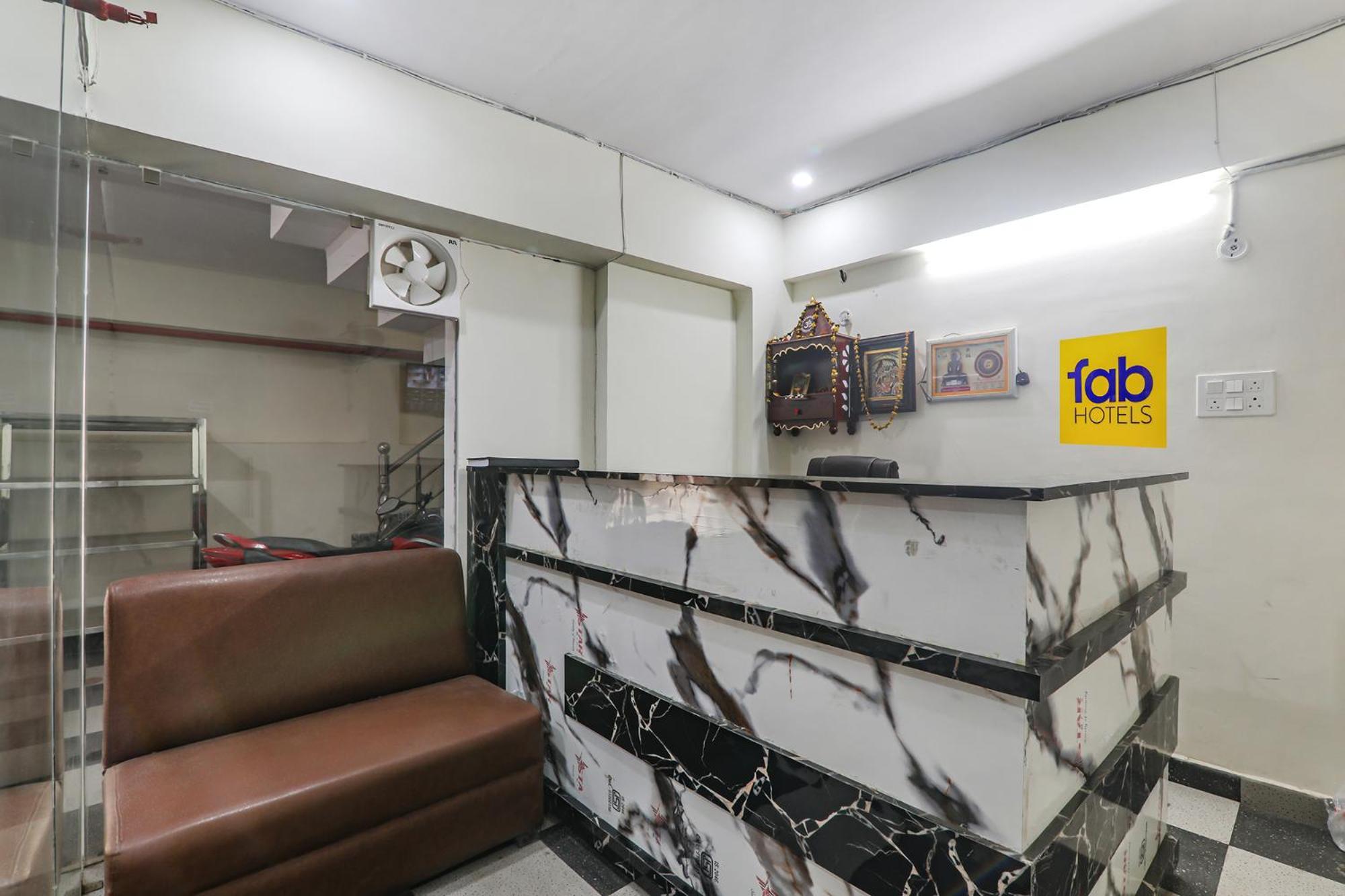 לקנאו Fabhotel Rachna Palace And Banquets - Nr Lekhraj Metro Station מראה חיצוני תמונה