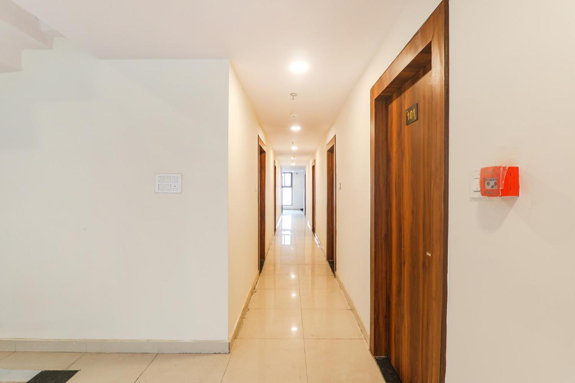 לקנאו Fabhotel Rachna Palace And Banquets - Nr Lekhraj Metro Station מראה חיצוני תמונה