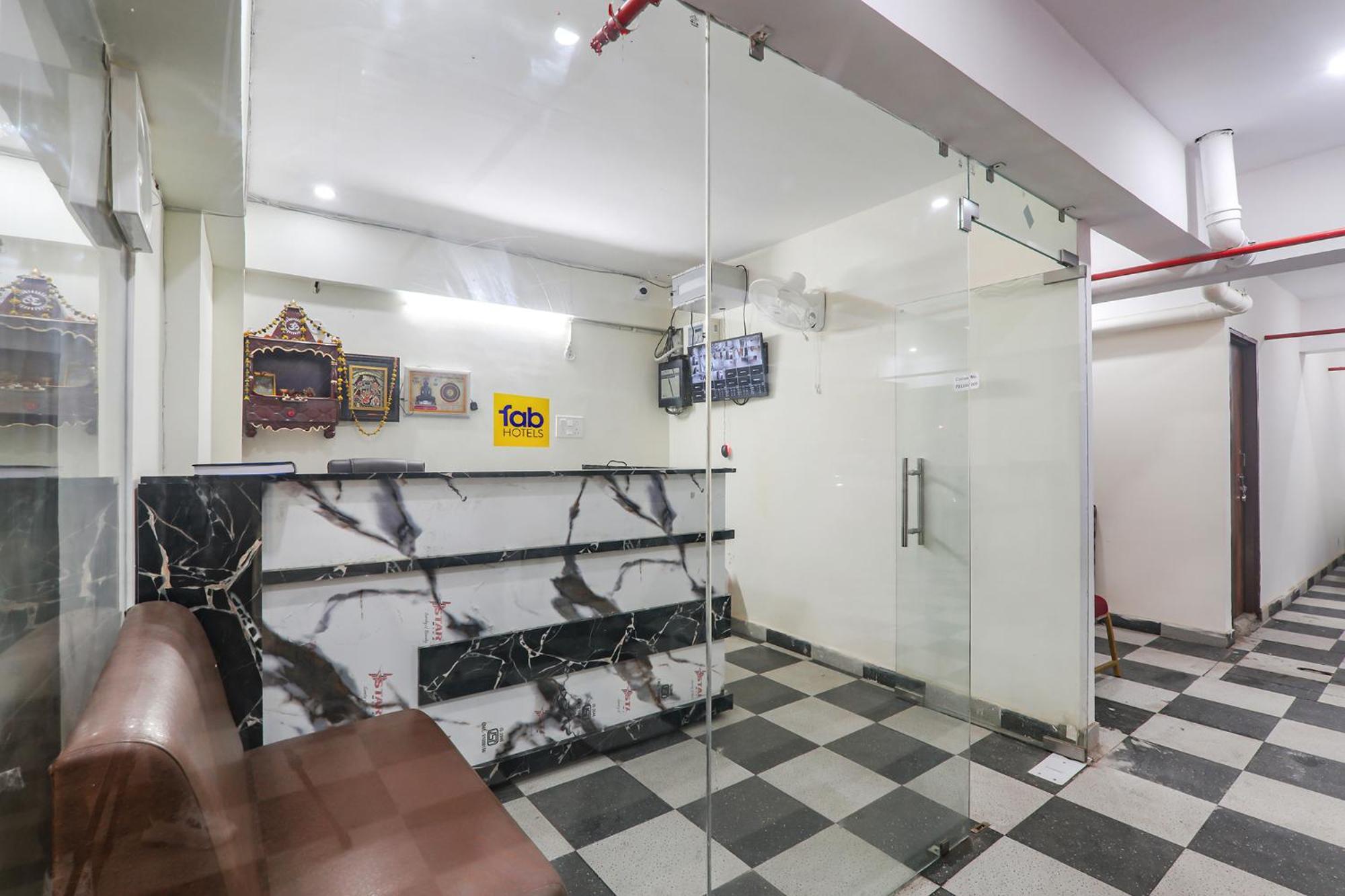 לקנאו Fabhotel Rachna Palace And Banquets - Nr Lekhraj Metro Station מראה חיצוני תמונה
